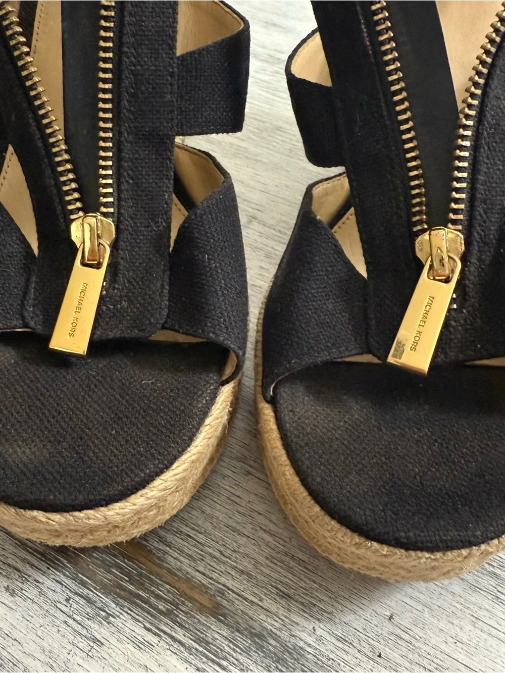 MICHAEL Michael Kors Black Platform Wedge Sandals Gold Zipper Detail size 9M